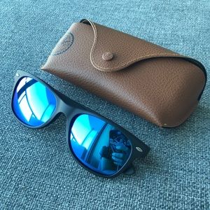 Ray Ban’s in amazing conditions.